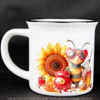 Tasse mt Bienenmotiv - Biene mit Brille, Blume und Honig