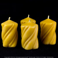 Bienenwachskerze - gedrehter Stumpen 9,5x7 cm als 4er Set...